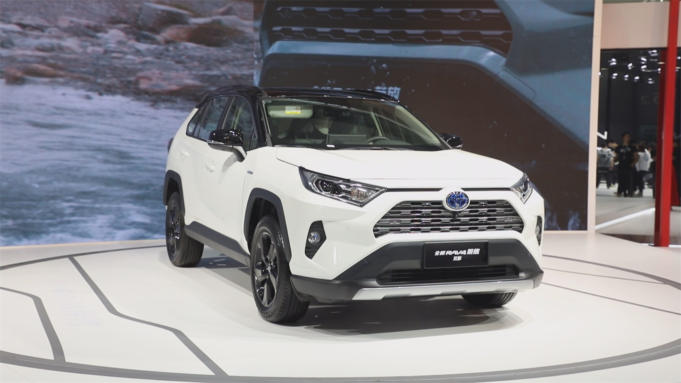 《车型速览》2020款 丰田 rav4荣放 2.0l cvt四驱风尚