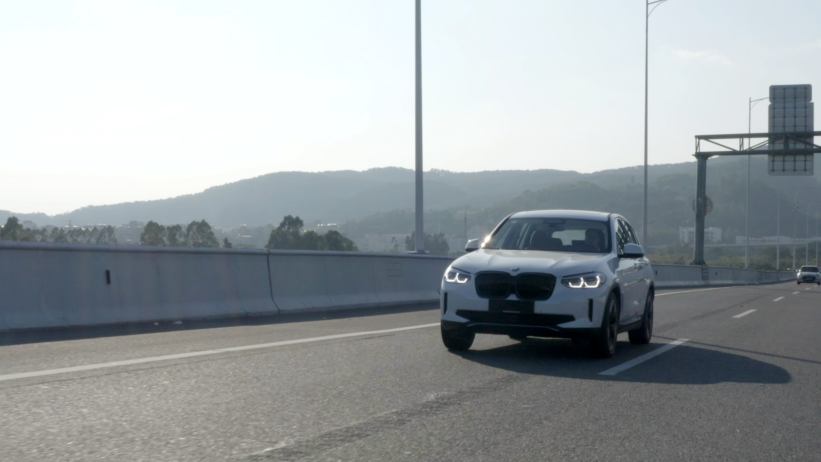 试驾宝马iX3，百公里电耗16.7Kwh，NEDC续航500公里