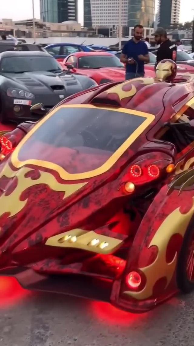 迪拜王子御用三轮车，光这车牌价值上千W你们信吗？#迪拜 #钢铁侠 #超跑