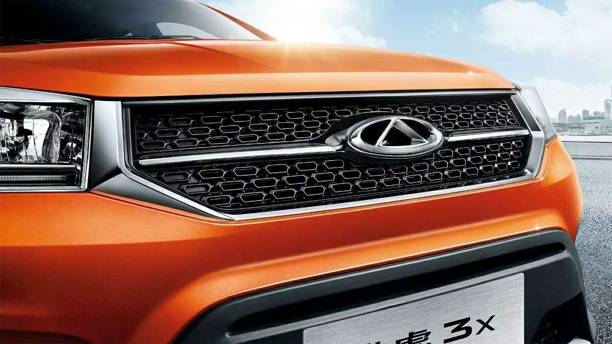 奇瑞瑞虎3X前大灯为什么有水雾？