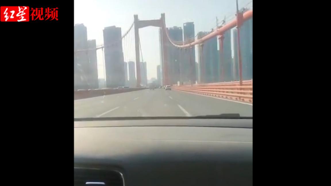 多位武汉车主称武汉鹦鹉洲大桥桥体晃动，行车晕眩