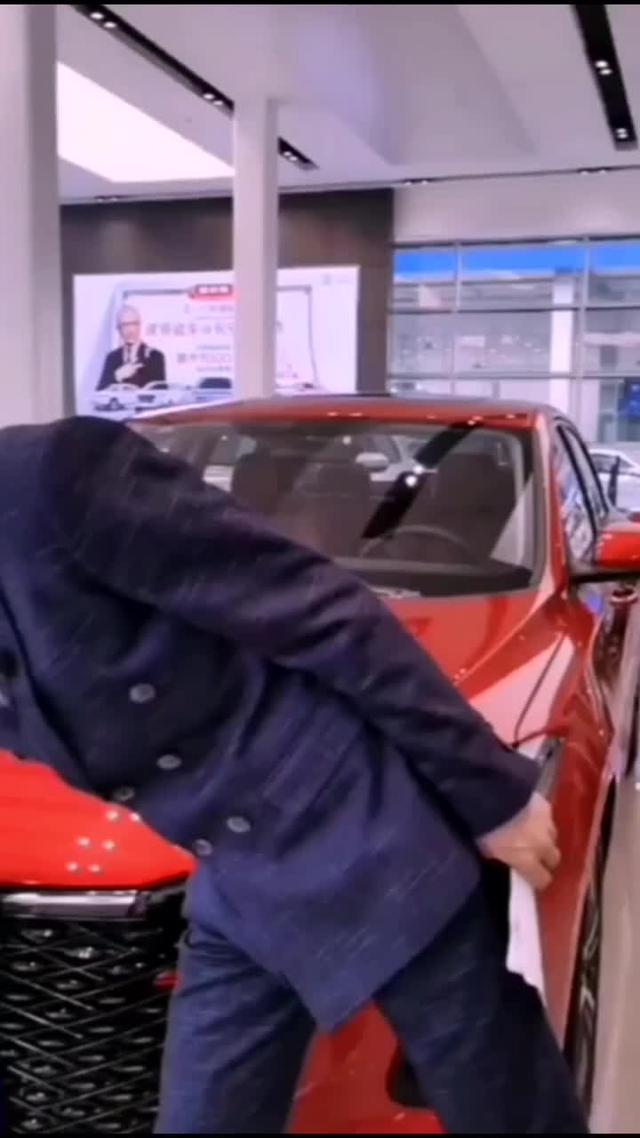 虎哥说完豪车，来辆国产车，真心支持！还是搭载蓝鲸动力的逸动PLUS#长安汽车 #蓝鲸动力