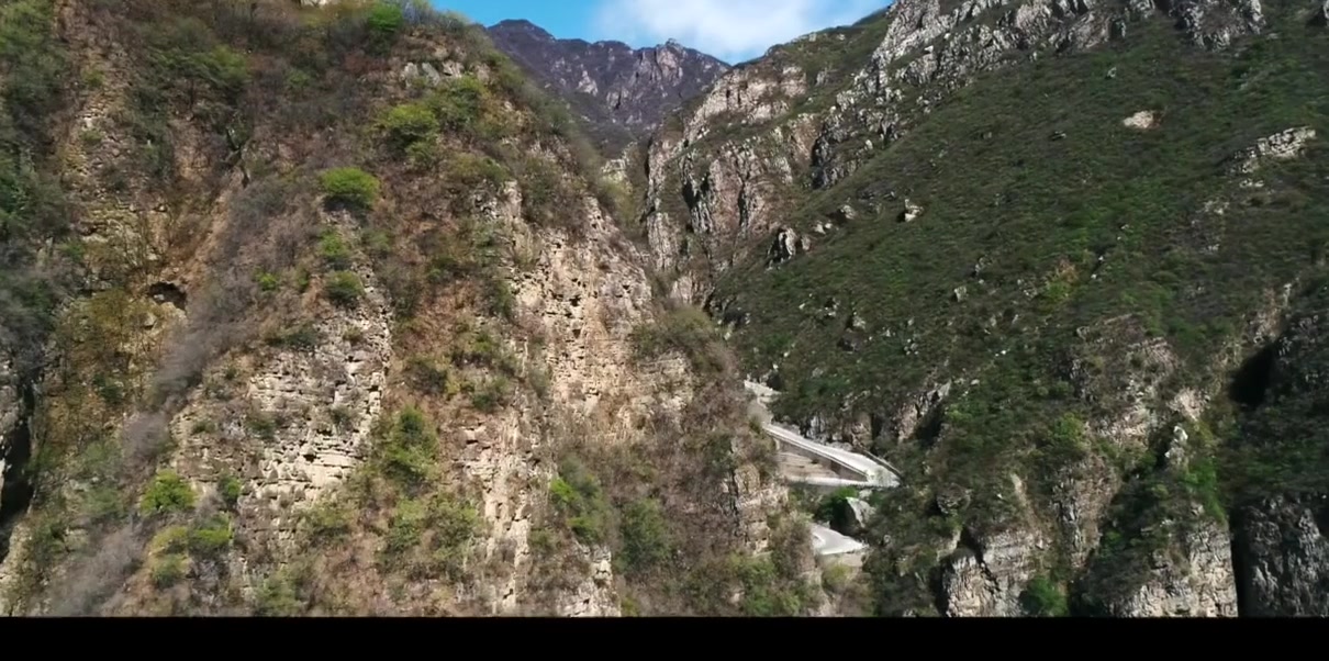 驰骋天地，纵横山海，长城炮越野皮卡，破路而出！