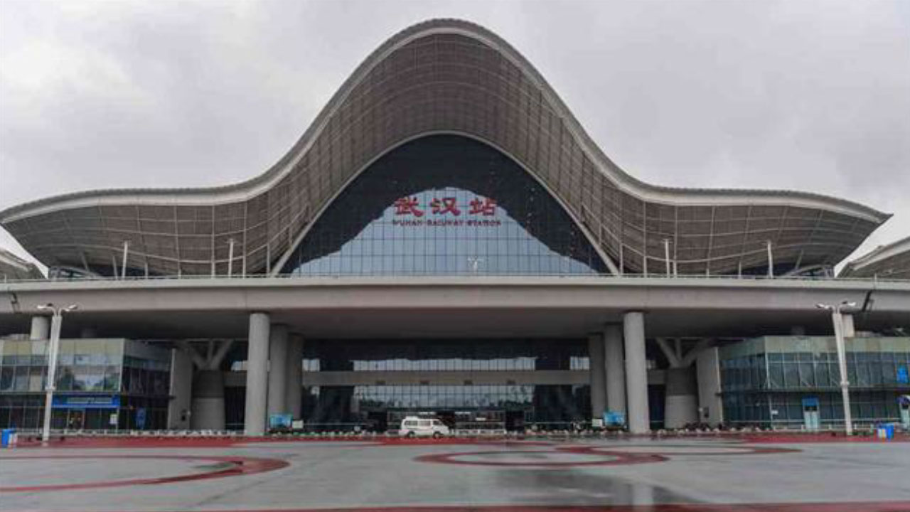 中国铁路武汉局：4月8日预计有5.5万余人乘火车离开武汉