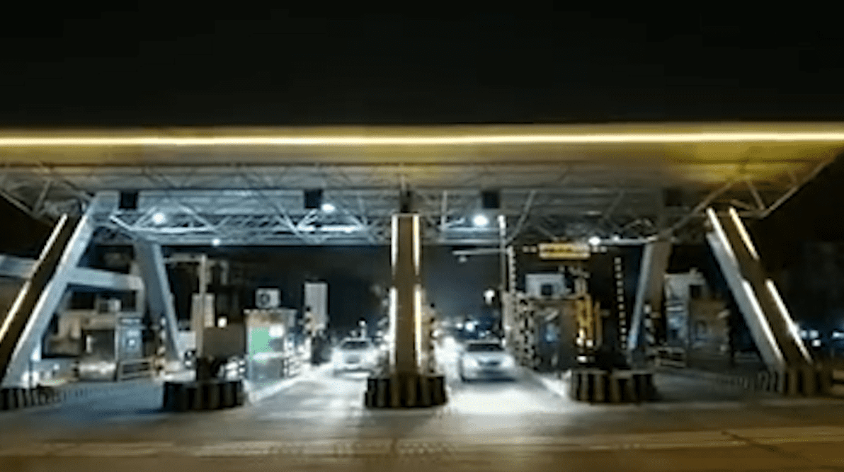 【湖北】云开月明！第一辆车驶出武汉的瞬间 经76天坚守武汉正式重启