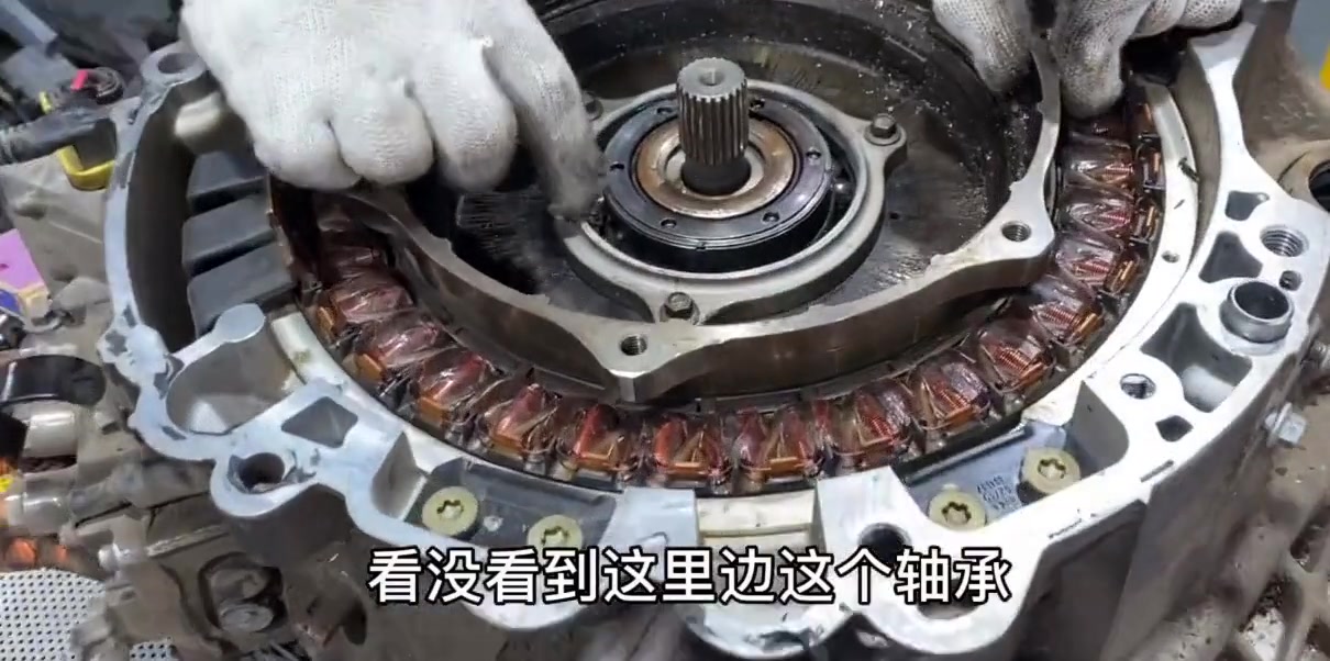 公认最难拆的混动变速箱，维修技师分分钟搞定，荣威550是魔鬼吗