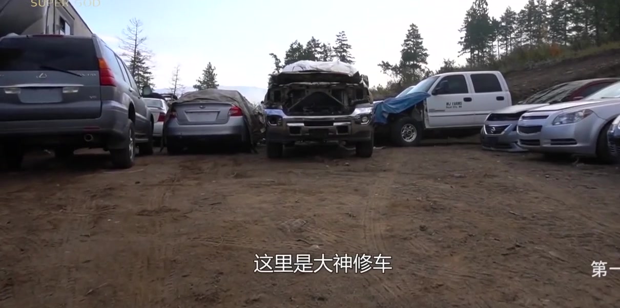 宝马X6M大神修复火烧GMC皮卡第一集，火烧车和备件车都准备好了