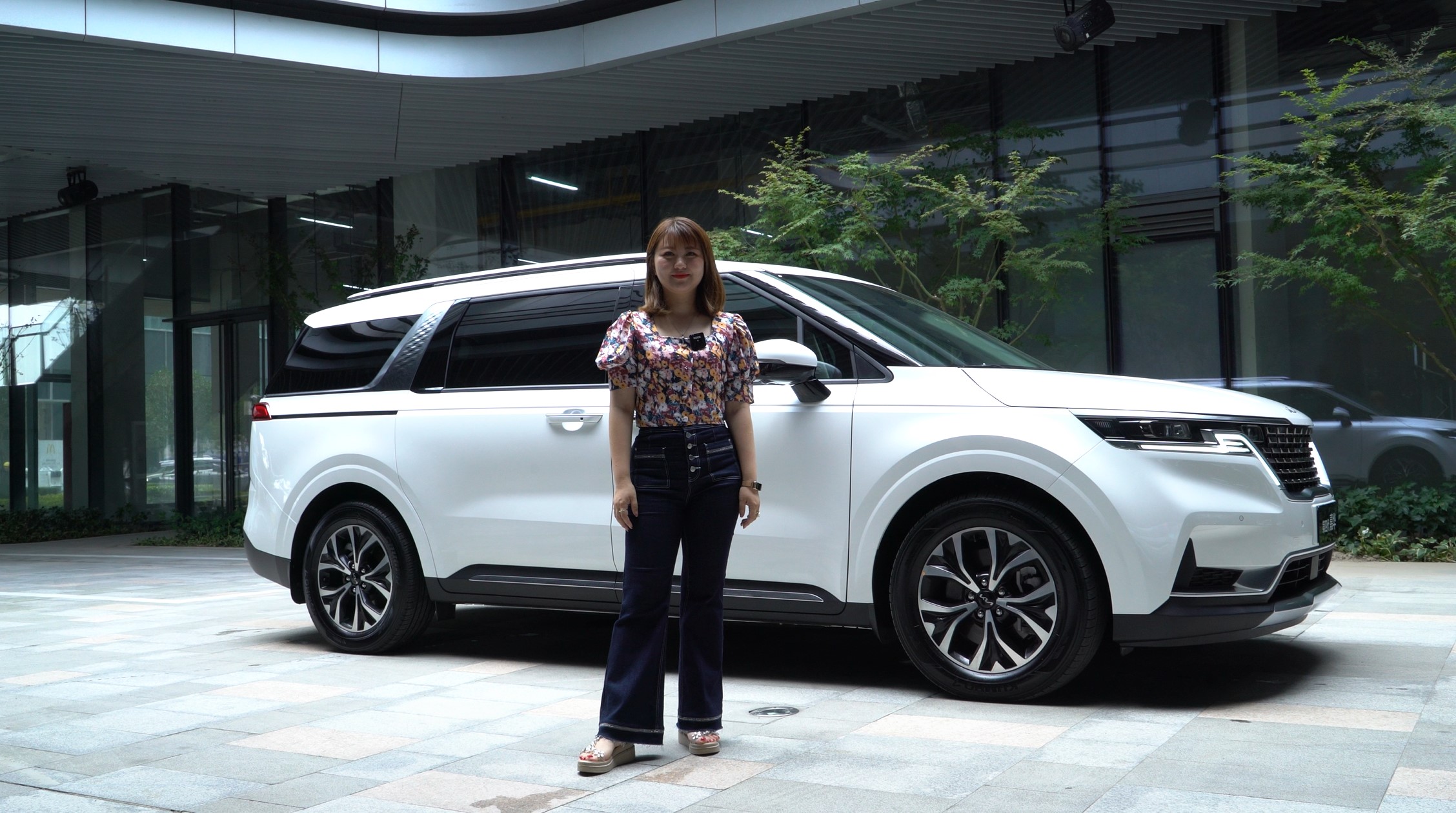 评论区排队下订的保姆车 静态体验起亚嘉华