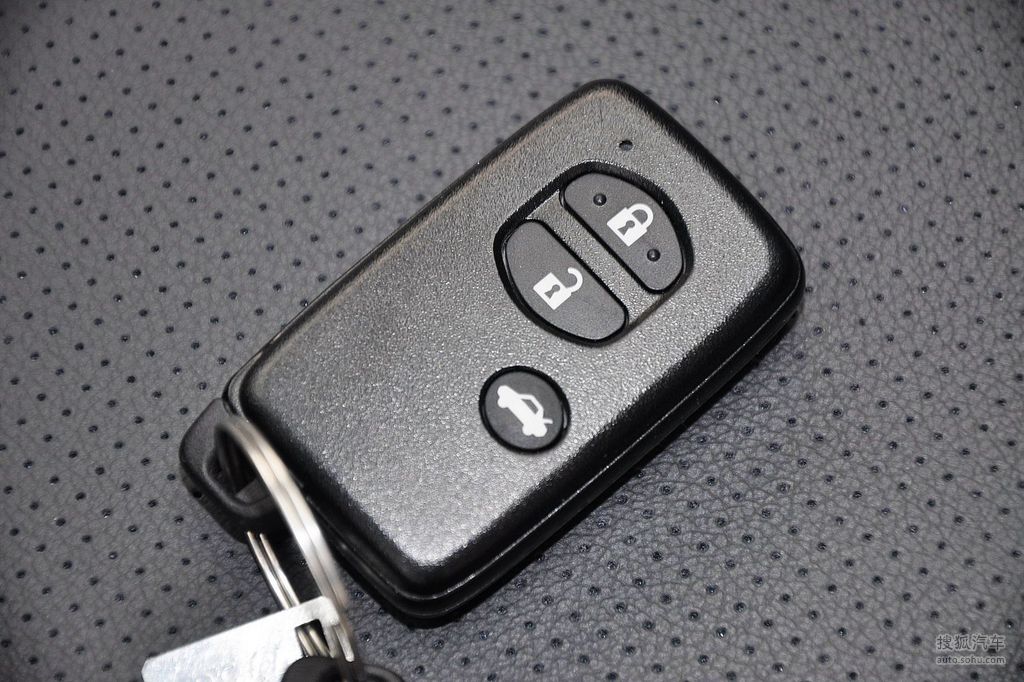 2013款斯巴鲁森林人2.0xt尊贵导航版 汽车钥匙