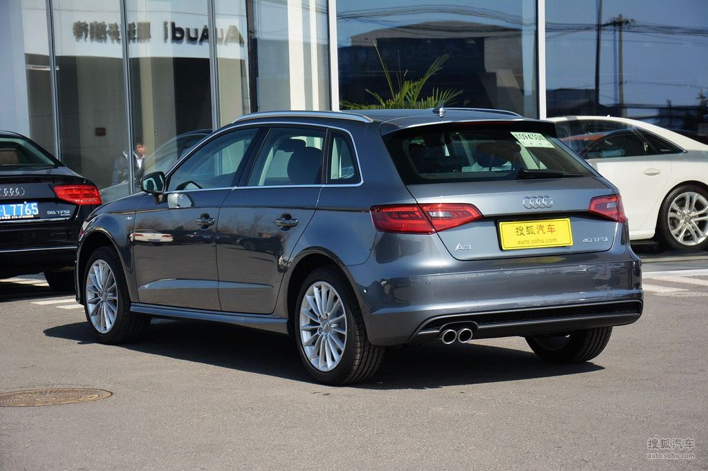 2014款奥迪a3 40tfsi s line豪华型 - 侧后45