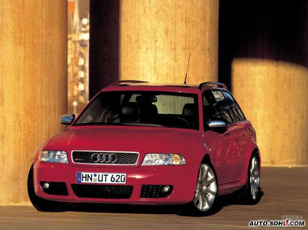 2000款奥迪rs4