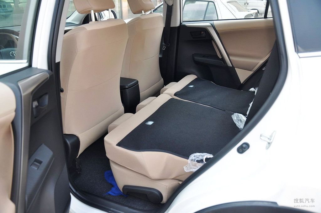 丰田rav4荣放高清图片】_米色织物(2.0l)_内饰_搜狐汽车网