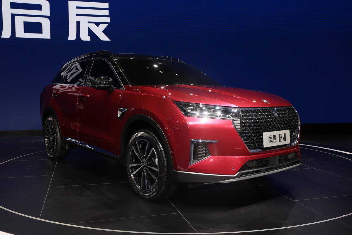 宝马纯电动i4概念车北京车展首发，2021年正式投产 | 每日经济网