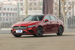 奔驰A级三厢