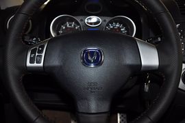 2011款长安悦翔三厢 1.5L手动3G版
