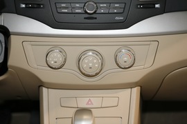 2011款荣威350S PLUS 1.5L自动讯达版实拍