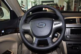 2011款广汽传祺 2.0L自动豪华版