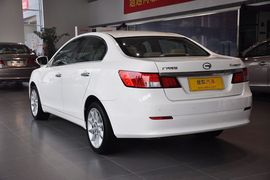 2011款广汽传祺 2.0L自动豪华版