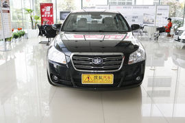 2011款奔腾B70 2.3L手自一体特装版到店实拍