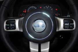 2011款Jeep吉普自由客 2.4L经典版