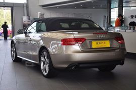 2010款奥迪A5敞篷版 2.0TFSI标准版