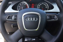 2012款一汽奥迪A4L 2.0TFSI舒适型
