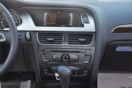 2012款一汽奥迪A4L 2.0TFSI舒适型