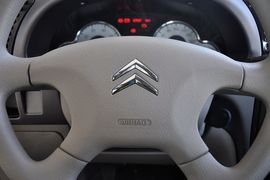 2011款雪铁龙爱丽舍三厢 1.6L手动科技型
