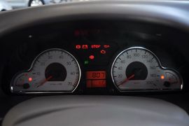 2011款雪铁龙爱丽舍三厢 1.6L手动科技型