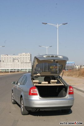 明锐导航版外观