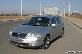 明锐导航版外观