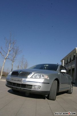 明锐导航版外观