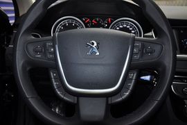 2011款东风标致508 2.0L自动豪华版