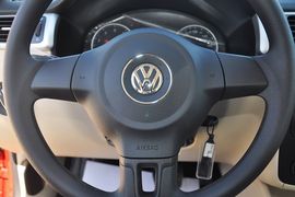 2012款大众宝来 1.6L手自一体时尚型