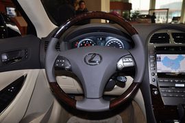 2010款雷克萨斯ES240豪华版