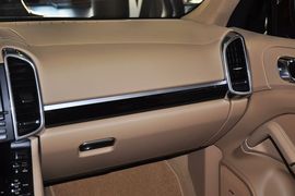 2011款保时捷Cayenne S Hybrid到店实拍