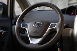 2012款丰田逸致1.8L CVT试驾实拍