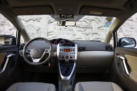 2012款丰田逸致1.8L CVT试驾实拍