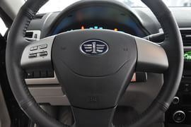2011款奔腾B70 2.0MT精英型
