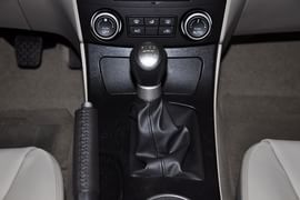 2011款奔腾B70 2.0MT精英型