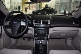 2011款奔腾B70 2.0MT精英型