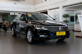2017款大众帕萨特 330TSI DSG尊荣版