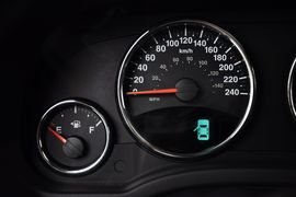 2012款JEEP指南者2.0L 豪华版到店实拍