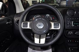 2012款JEEP指南者2.0L 豪华版到店实拍