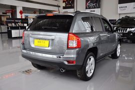 2012款JEEP指南者2.0L 豪华版到店实拍
