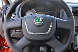 2012款斯柯达晶锐1.6L手自一体酷黑版