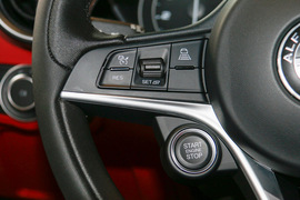 2017款阿尔法罗密欧Giulia 280HP 豪华运动版