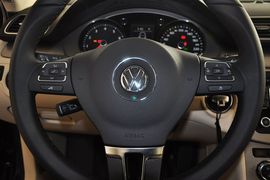 2012款一汽大众全新迈腾1.8TSI DSG豪华型