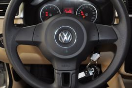 2012款大众宝来1.6L 手动时尚型