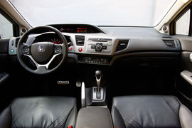 2012款本田思域2.0L TYPE-S自动版试驾实拍